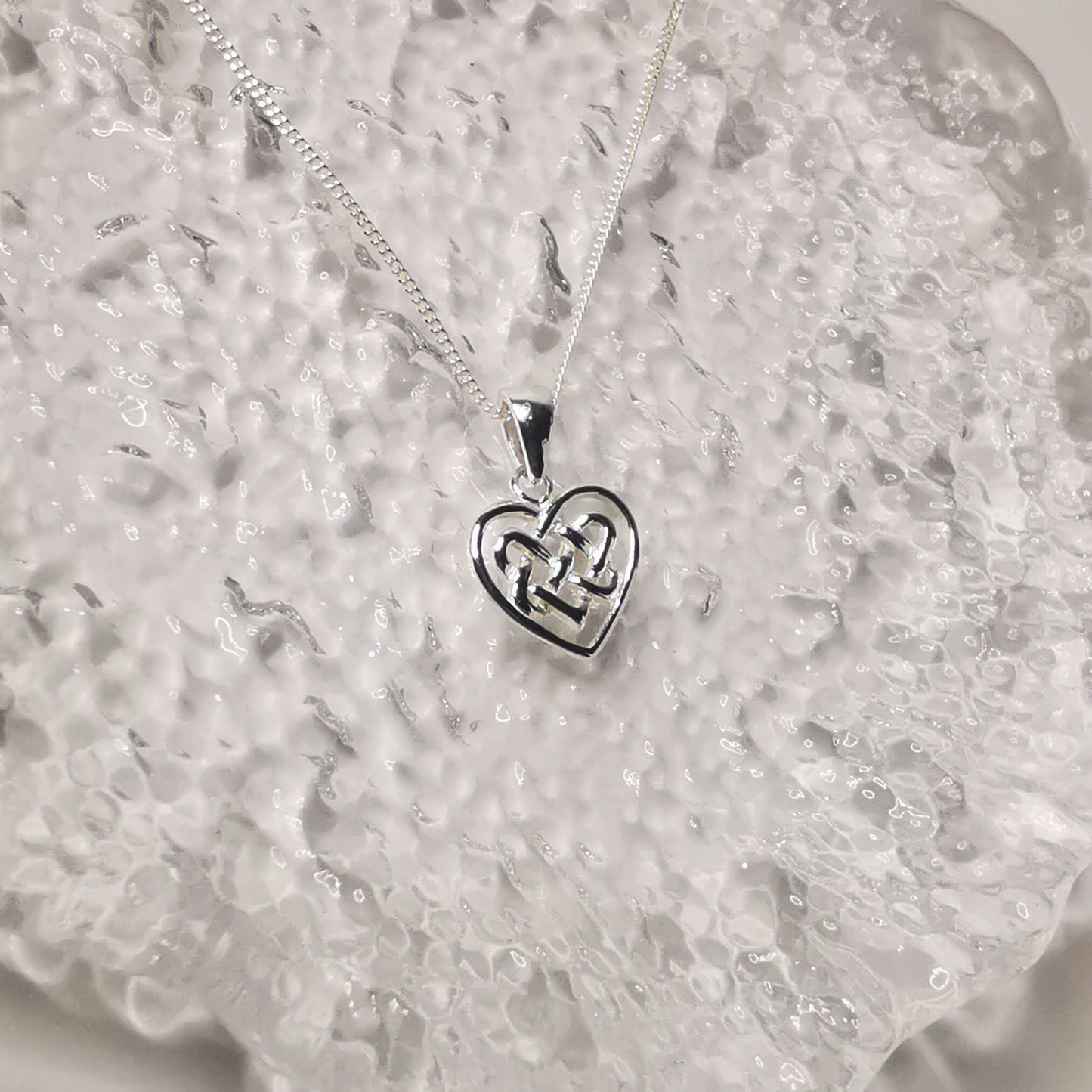 Sterling Silver Minimalist Celtic Pendant Necklace – Romantic Gift with Heartfelt “I Love You” Message